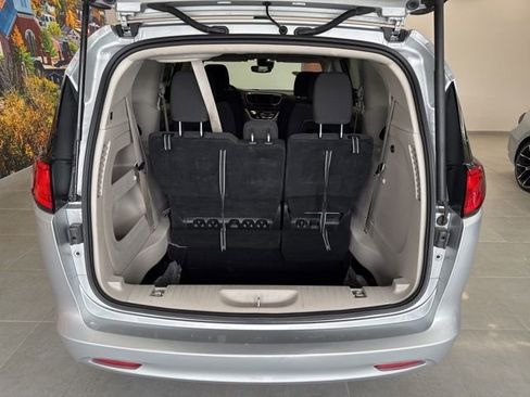 Used 2023 Chrysler Voyager LX FWD image 38