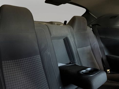 Used 2016 Dodge Challenger SXT RWD image 22