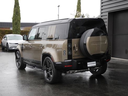 New 2026 Land Rover Defender 110 X-Dynamic SE image 6