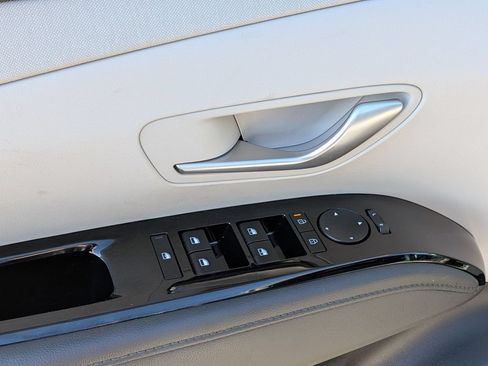 Used 2025 Hyundai Tucson Limited AWD/4WD image 14
