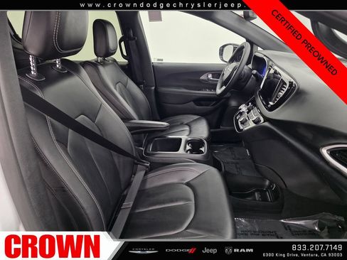 Certified 2026 Chrysler Pacifica Select FWD image 14