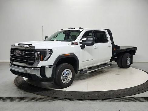 Used 2025 GMC Sierra 3500 SLE AWD/4WD image 3