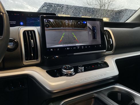 Used 2025 Ford Expedition Active image 22