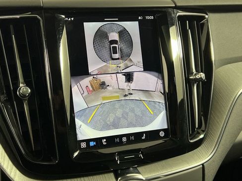 Certified 2025 Volvo XC60 B5 Plus image 23