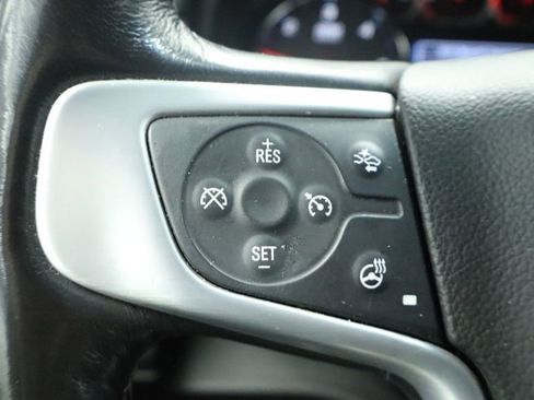 Used 2018 GMC Yukon XL SLT image 30