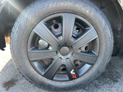 Used 2016 Nissan Versa SV image 27