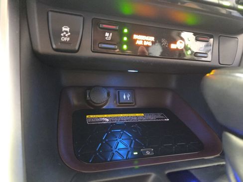 Used 2019 Toyota RAV4 Limited w/ Advanced Technology Package AWD/4WD image 22
