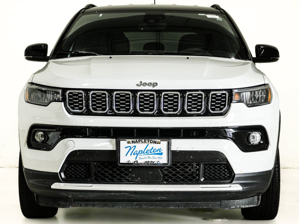 Used 2025 Jeep Compass Limited AWD/4WD image 2