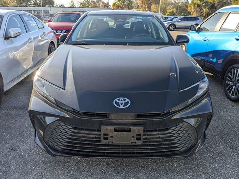 Used 2025 Toyota Camry LE image 2
