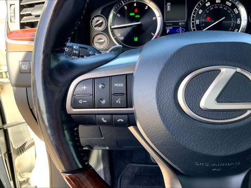 Used 2017 Lexus LX 570 4WD w/ Luxury Package image 24