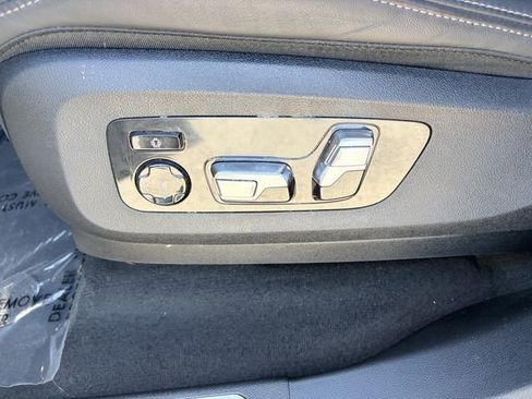 Used 2023 BMW X7 xDrive40i w/ M Sport Package AWD/4WD image 7