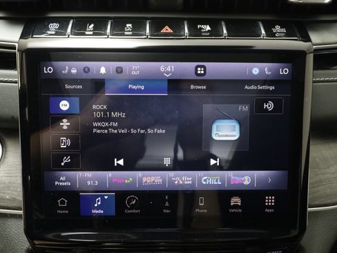 Used 2023 Jeep Grand Cherokee 4WD 4xe image 9
