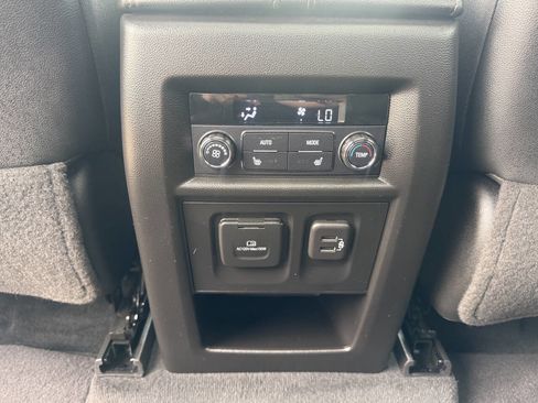 Used 2022 Chevrolet Traverse High Country image 20