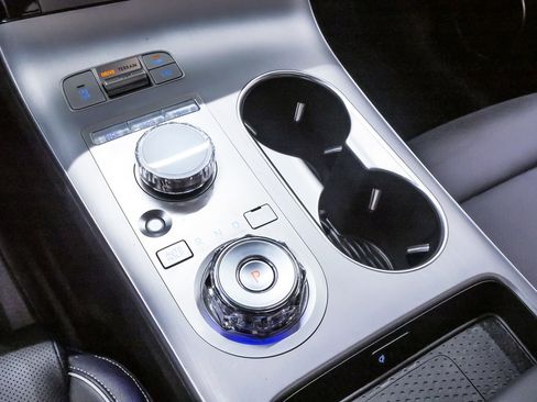 Certified 2026 Genesis GV70 2.5T Advanced image 18