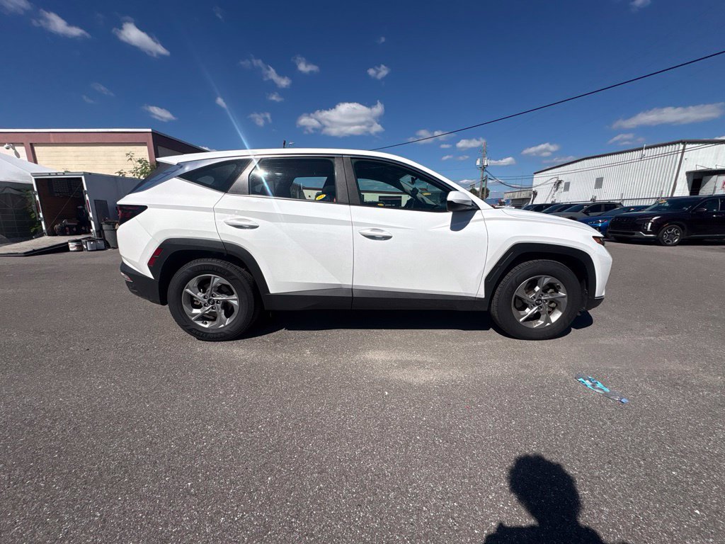 Used 2023 Hyundai Tucson SE FWD image 2