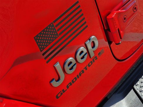 Used 2023 Jeep Gladiator Overland w/ Popular Equipment Package image 10