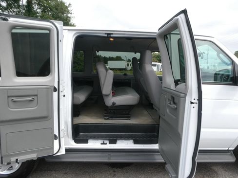 Used 2012 Ford E-350 and Econoline 350 XLT RWD image 25