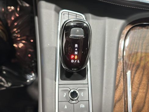 Used 2023 Cadillac Escalade Sport Platinum AWD/4WD image 15