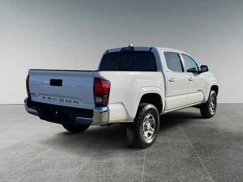 Certified 2018 Toyota Tacoma SR5 image 5