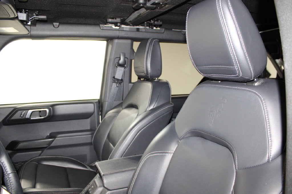 Used 2025 Ford Bronco Outer Banks AWD/4WD image 13