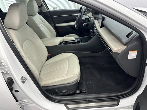 Used 2025 Hyundai Sonata Limited FWD image 15