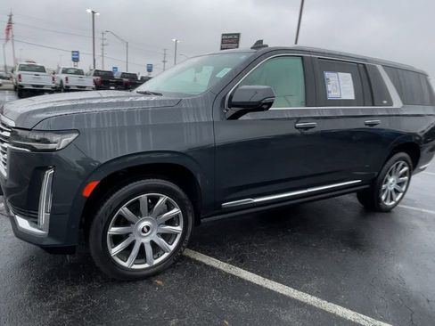 Used 2022 Cadillac Escalade ESV Premium Luxury Platinum image 6