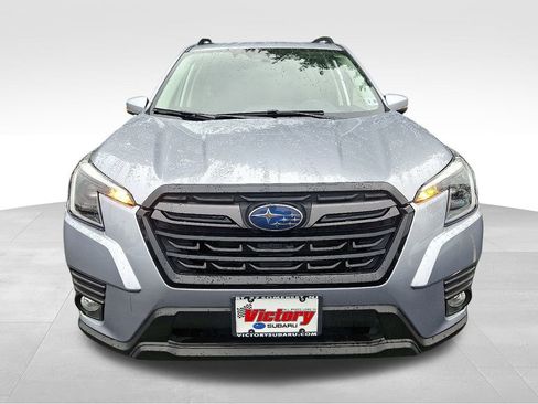 Used 2023 Subaru Forester Limited image 2