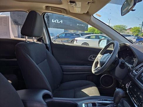 Used 2017 Honda HR-V EX image 35