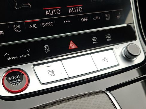 Certified 2023 Audi S8 AWD/4WD image 18