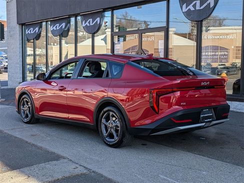 New 2025 Kia K4 LXS image 9