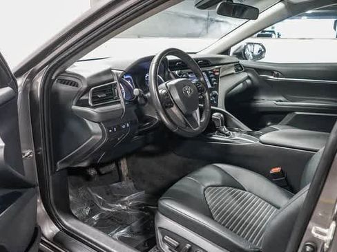 Certified 2020 Toyota Camry SE image 18