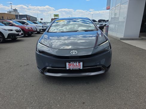 Used 2025 Toyota Prius XLE AWD/4WD image 5