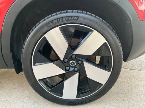 Certified 2023 Volvo C40 P8 Recharge Ultimate AWD/4WD image 9