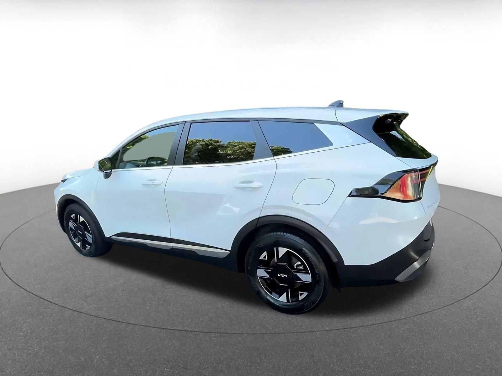 Used 2026 Kia Sportage LX FWD image 9