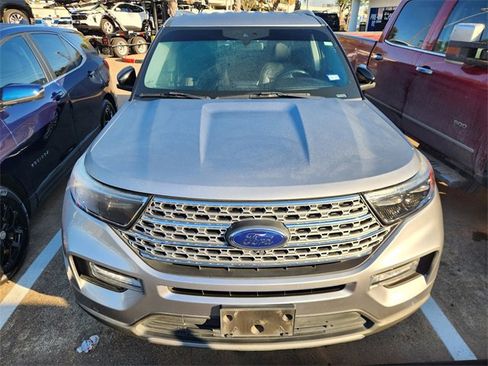 Used 2021 Ford Explorer Limited w/ Equipment Group 301A image 2
