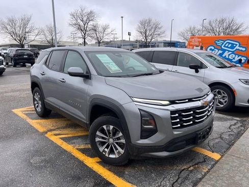 Used 2025 Chevrolet Equinox LT image 1