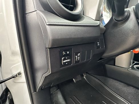 Used 2016 Toyota RAV4 LE image 12