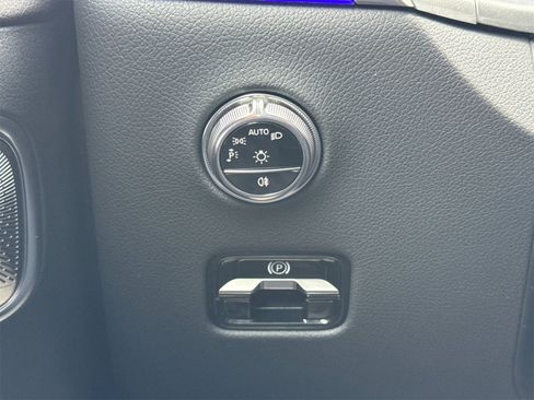 New 2025 Mercedes-Benz GLC 300 4MATIC image 32