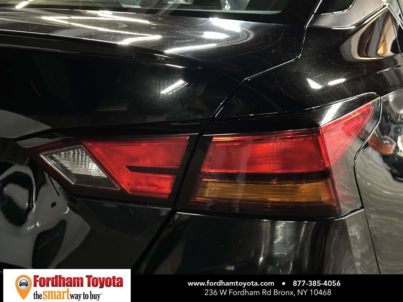 Used 2025 Nissan Altima 2.5 SV FWD image 11