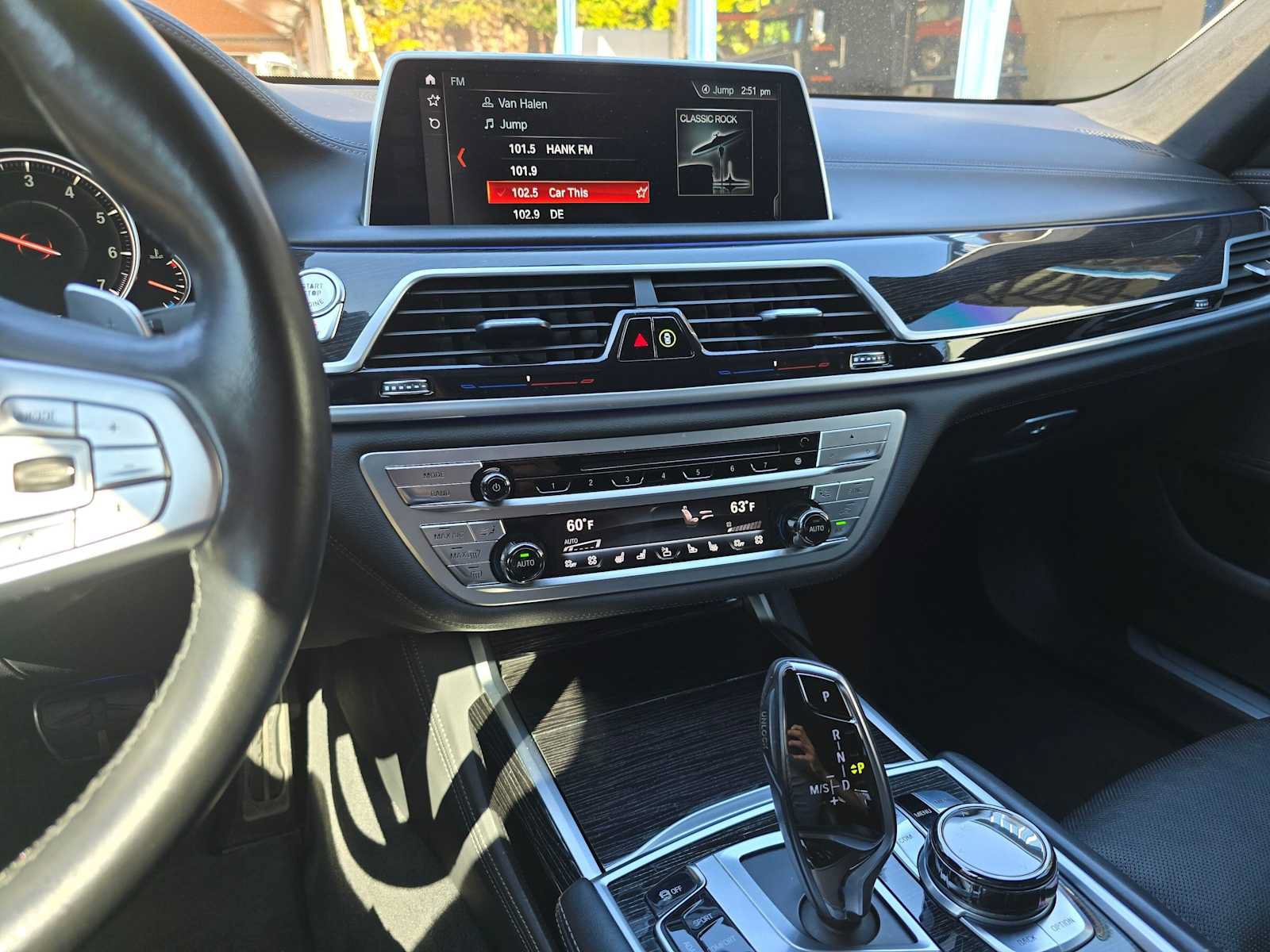 Used 2018 BMW 750i RWD image 25