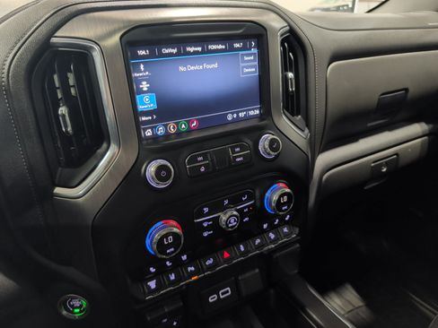 Used 2022 GMC Sierra 2500 Denali w/ Denali Ultimate Package AWD/4WD image 10