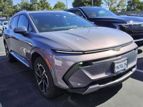 Used 2024 Chevrolet Equinox EV LT image 2