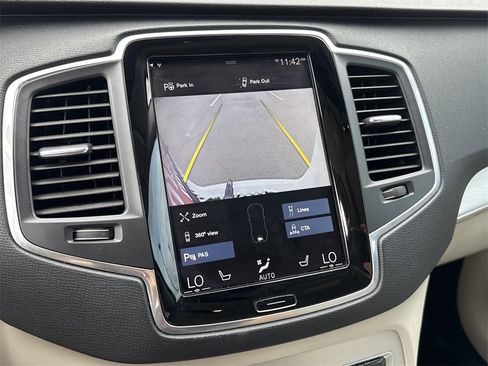 Used 2017 Volvo XC90 T5 Momentum w/ Vision Package image 21