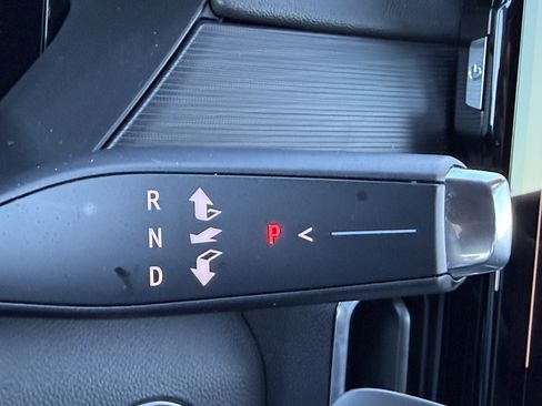 Used 2025 GMC Acadia Elevation image 26