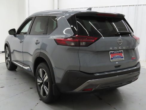 Used 2023 Nissan Rogue SL w/ SL Premium Package image 5