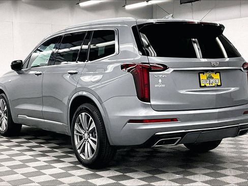 Used 2025 Cadillac XT6 Premium Luxury FWD image 3