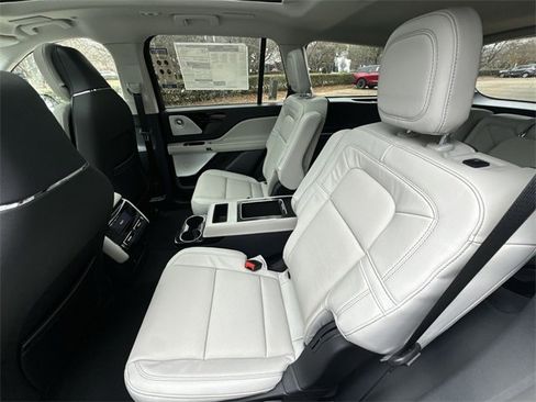 New 2026 Lincoln Aviator Reserve image 23