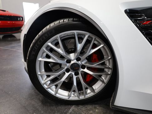 Used 2017 Chevrolet Corvette Z06 image 13