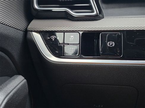 Used 2023 Kia Sportage LX image 17