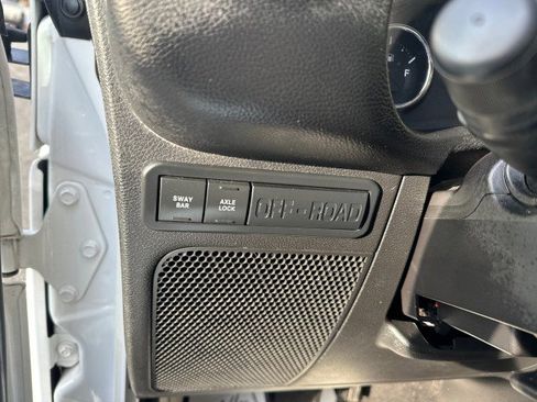 Used 2013 Jeep Wrangler Unlimited Rubicon w/ Max Tow Pkg image 13